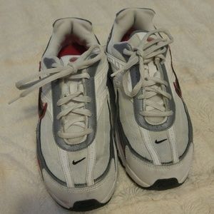 Nike athletic shoes size 6 youth